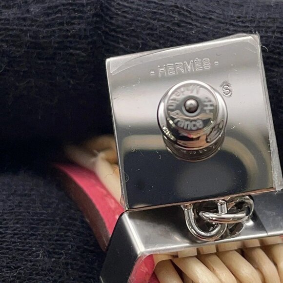 HERMES Medor Picnic Earrings Size GM Swift Leather/Willow Pink/Natural - Picture 5 of 8